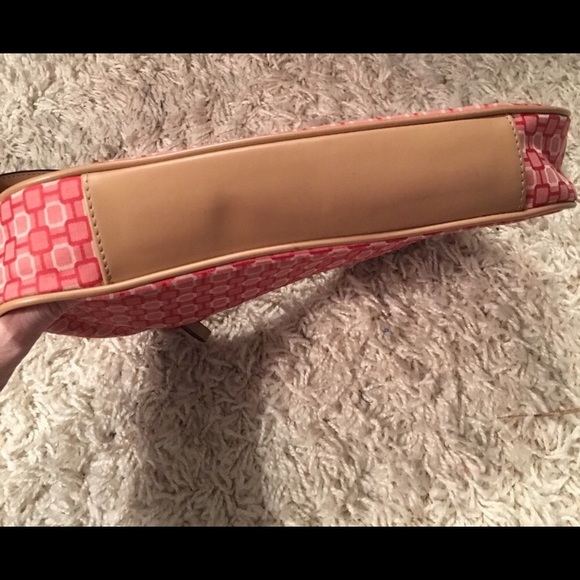 Nine West small handbag in coral, cream, and tan. - Picture 6 of 7